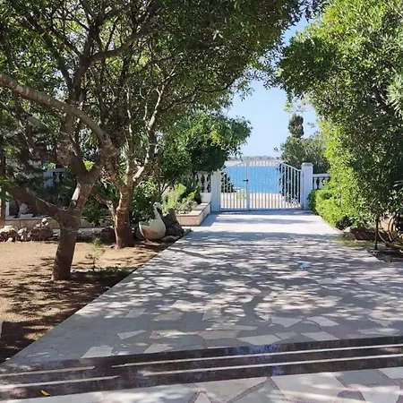 Villa Pagar - With Hydromassage Pool, Pets Friendly And Fresh Interior 2026