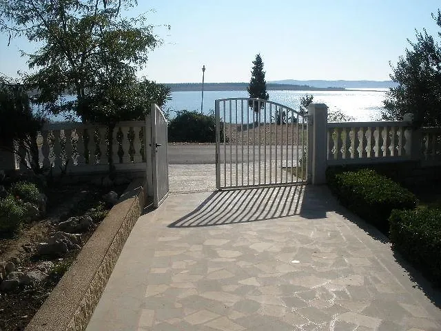 Villa Pagar - With Hydromassage Pool, Pets Friendly And Fresh Interior 2026