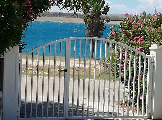 Pagar - With Hydromassage Pool, Pets Friendly Povljana