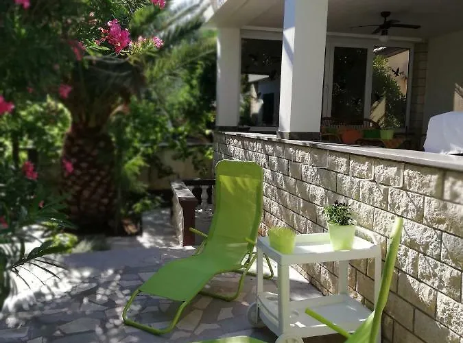 Villa Pagar - With Hydromassage Pool, Pets Friendly And Fresh Interior 2026