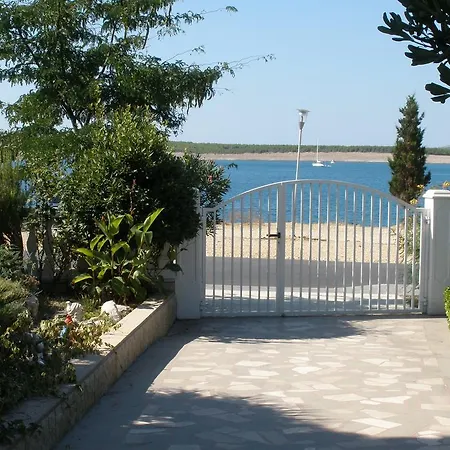 Pagar - With Hydromassage Pool, Pets Friendly And Fresh Interior 2026